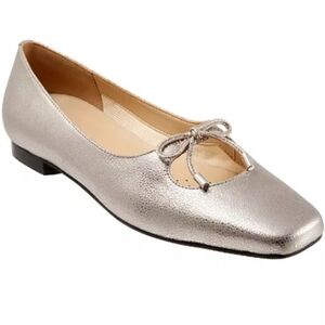 Trotters Honesty Ballet Flats Silver Met Size 9 1/2 N EUC!